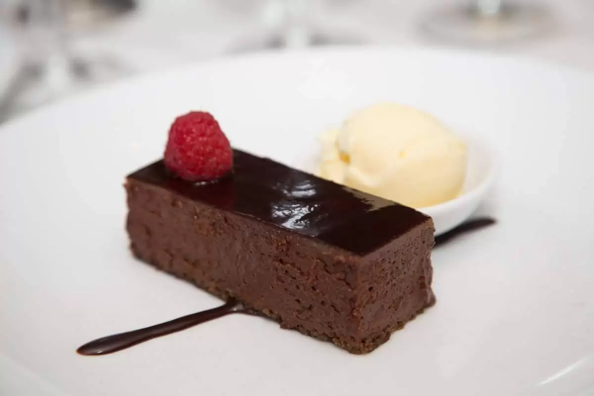 Entremets chocolat et framboise