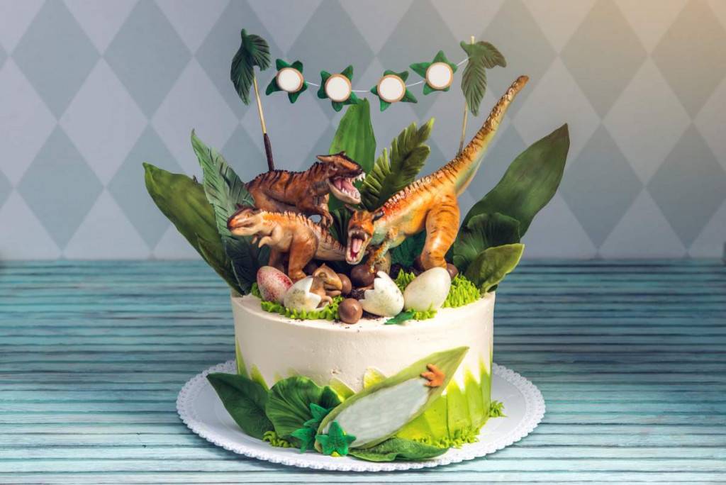 Préparation du gâteau dinosaure