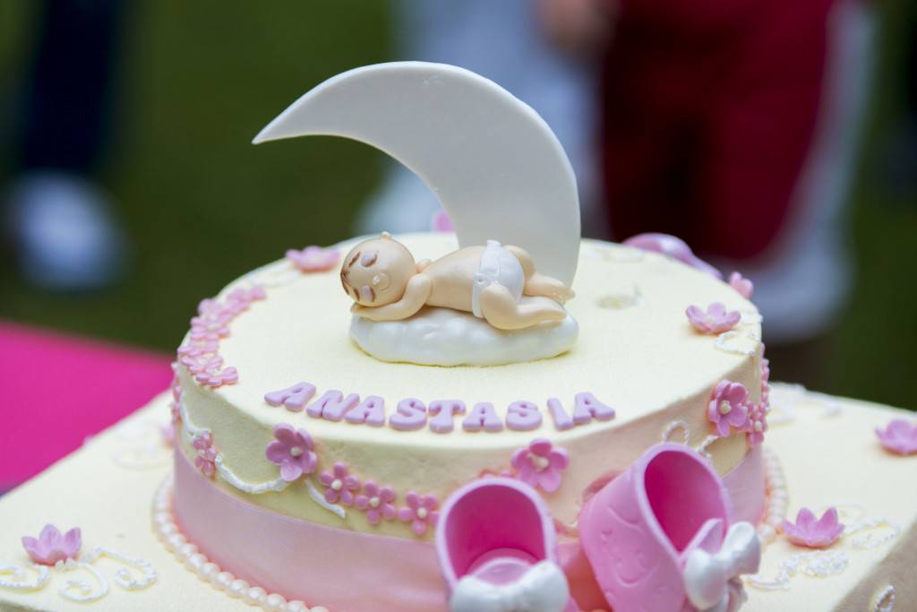 Décoration du gâteau de baptême