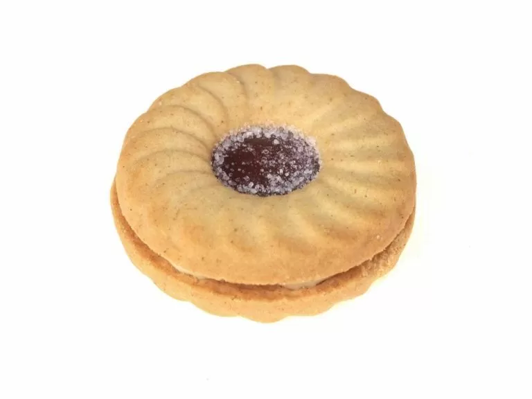Biscuit fourré à la confiture