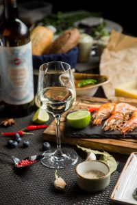 Quel vin choisir à l'apéritif ? Un vin de Bordeaux ? Un autre ? 1
